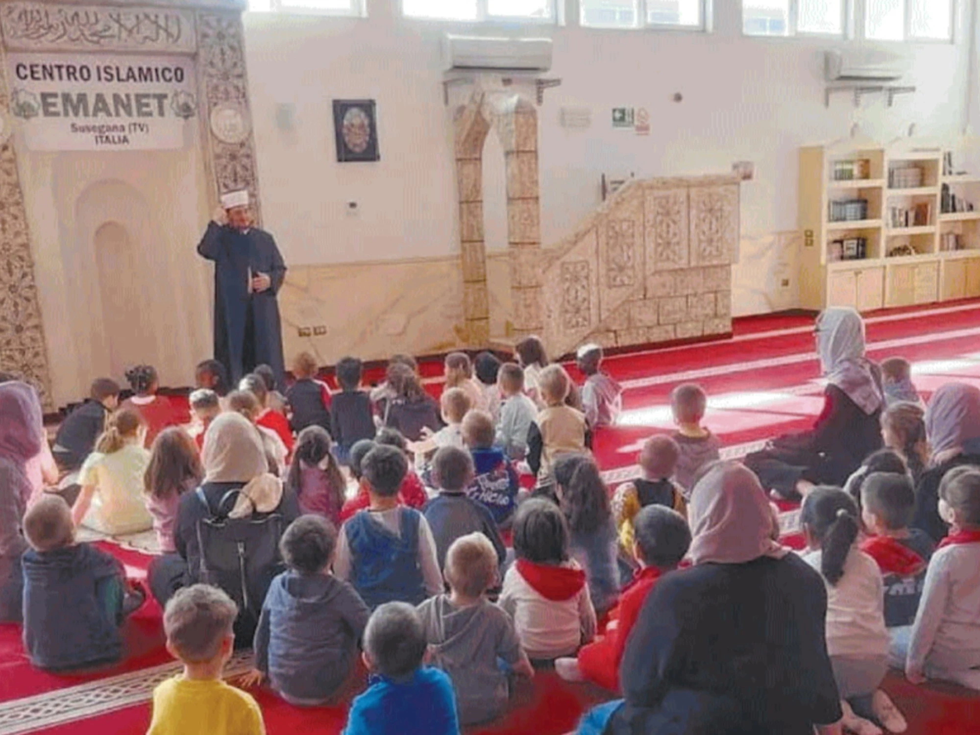 L'asilo in moschea: provano a normalizzare la sottomissione all'Islam