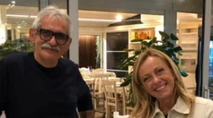 Meloni, poco prima dell'incarico... come la beccano, chi è quest'uomo