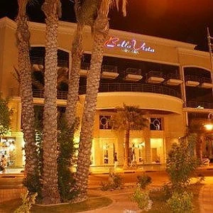 Egitto, tre uomini armati attaccano hotel a Hurghada, sul Mar Rosso: due feriti, uccisi gli assalitori