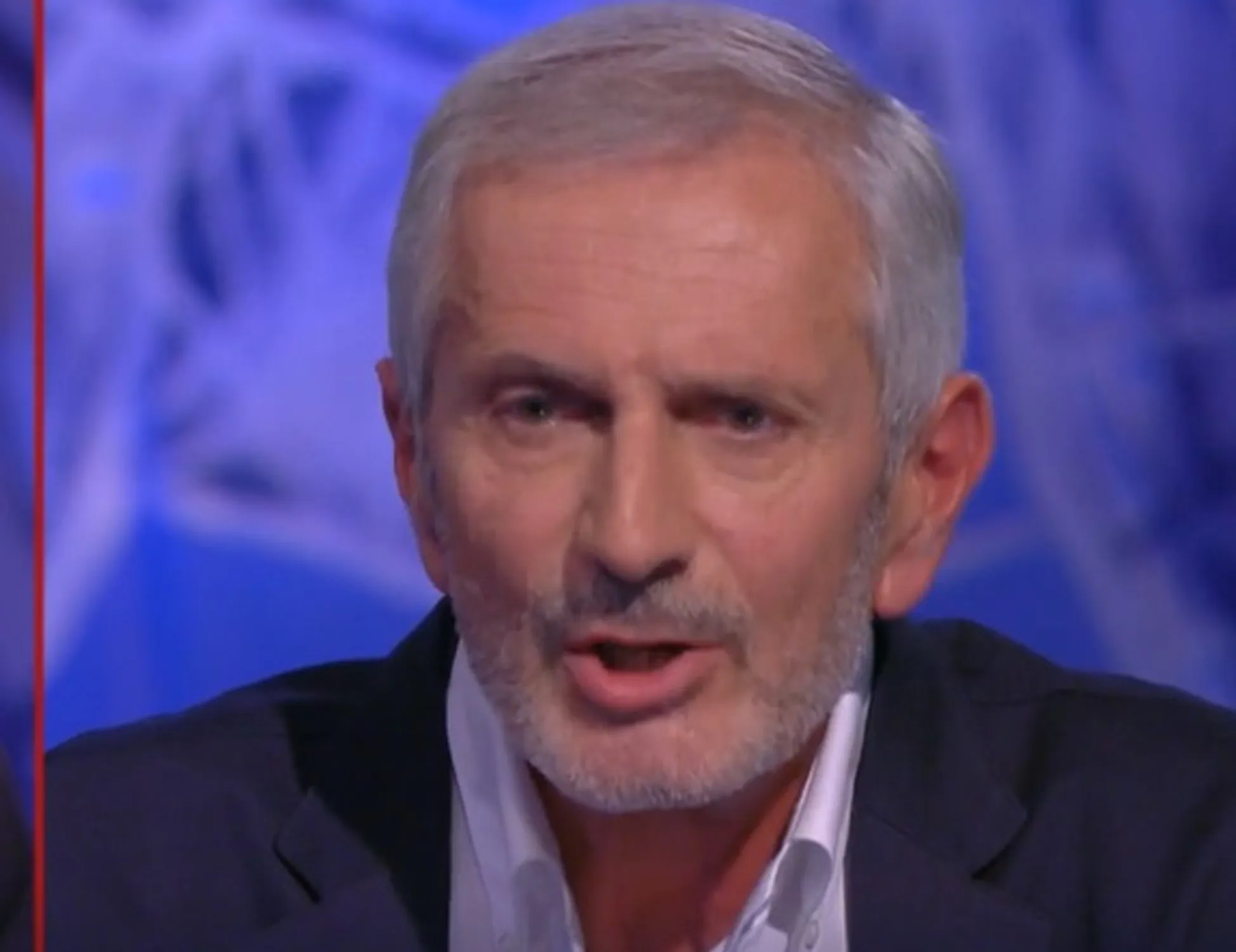 Leggi l'articolo: "Perché mette in mezzo Dio?": Carofiglio tocca il fondo