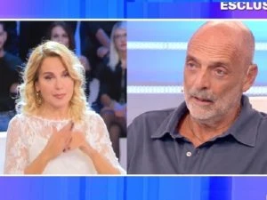 Paolo Brosio perde il controllo a Live: "Allora vado a casa". E Barbara D'Urso lo paralizza: "Allora vai"
