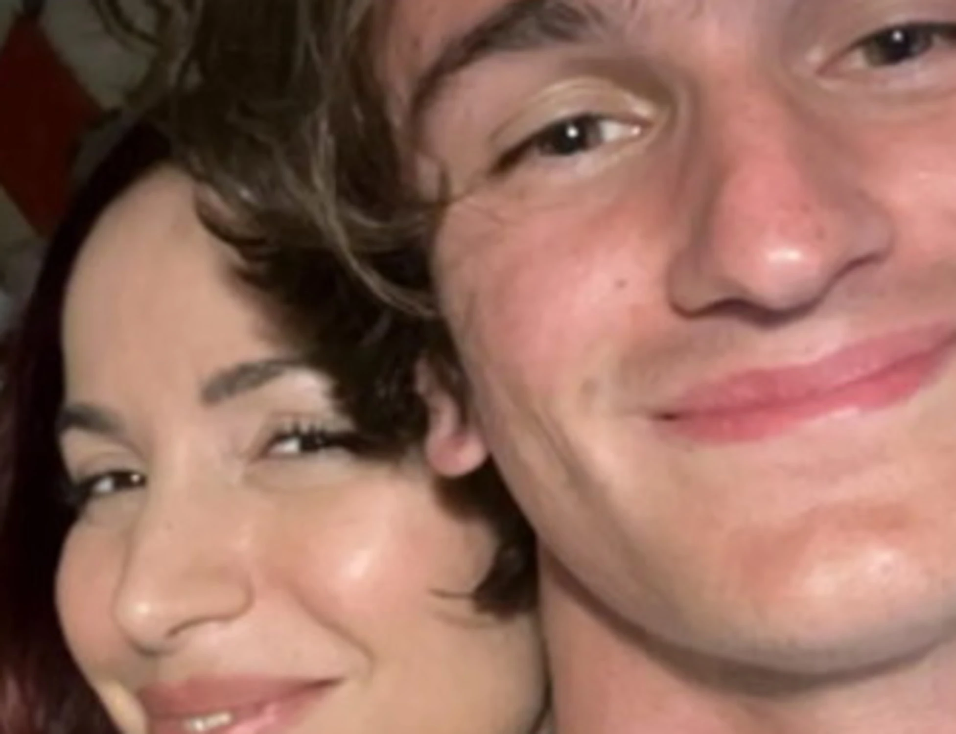 Andrea Delogu "devastata": le prime parole dopo la morte del fratello