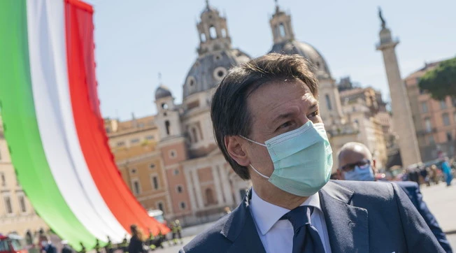 Giuseppe Conte, il retroscena che precede la crisi: "Costretto a capitolare". Situazione precipitata in poche ore
