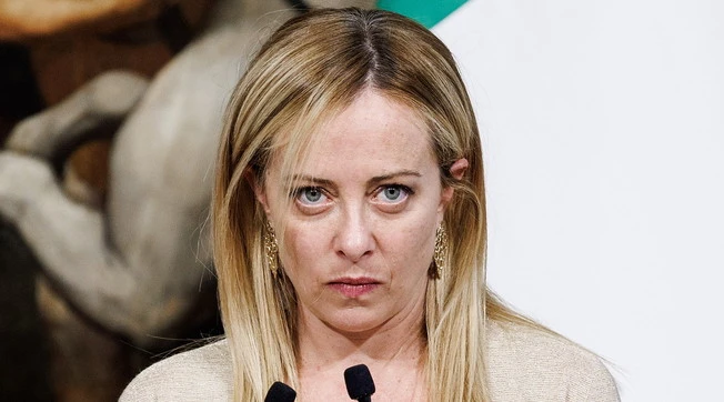 Meloni, la minaccia di Matteo Renzi: "Rompere le palle al pesce grosso"