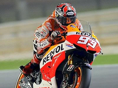 MotoGp Germania, Marquez pole e Rossi terzo. Cade anche Pedrosa