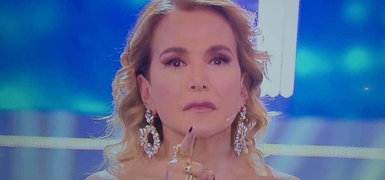 Barbara D'Urso insultata da ex concorrenti del Gf, la difesa di Simone Colaiuta: "Bisogna solo ringraziarla"