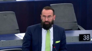 Viktor Orban e il fedelissimo nell'ammucchiata a Bruxelles. "Chi c'è dietro la retata", sospetto sconcertante