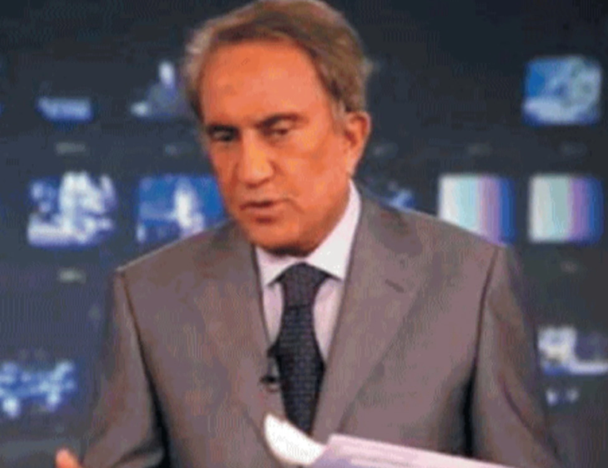 Emilio Fede, l'innovatore dei tg che divenne araldo del Cavaliere