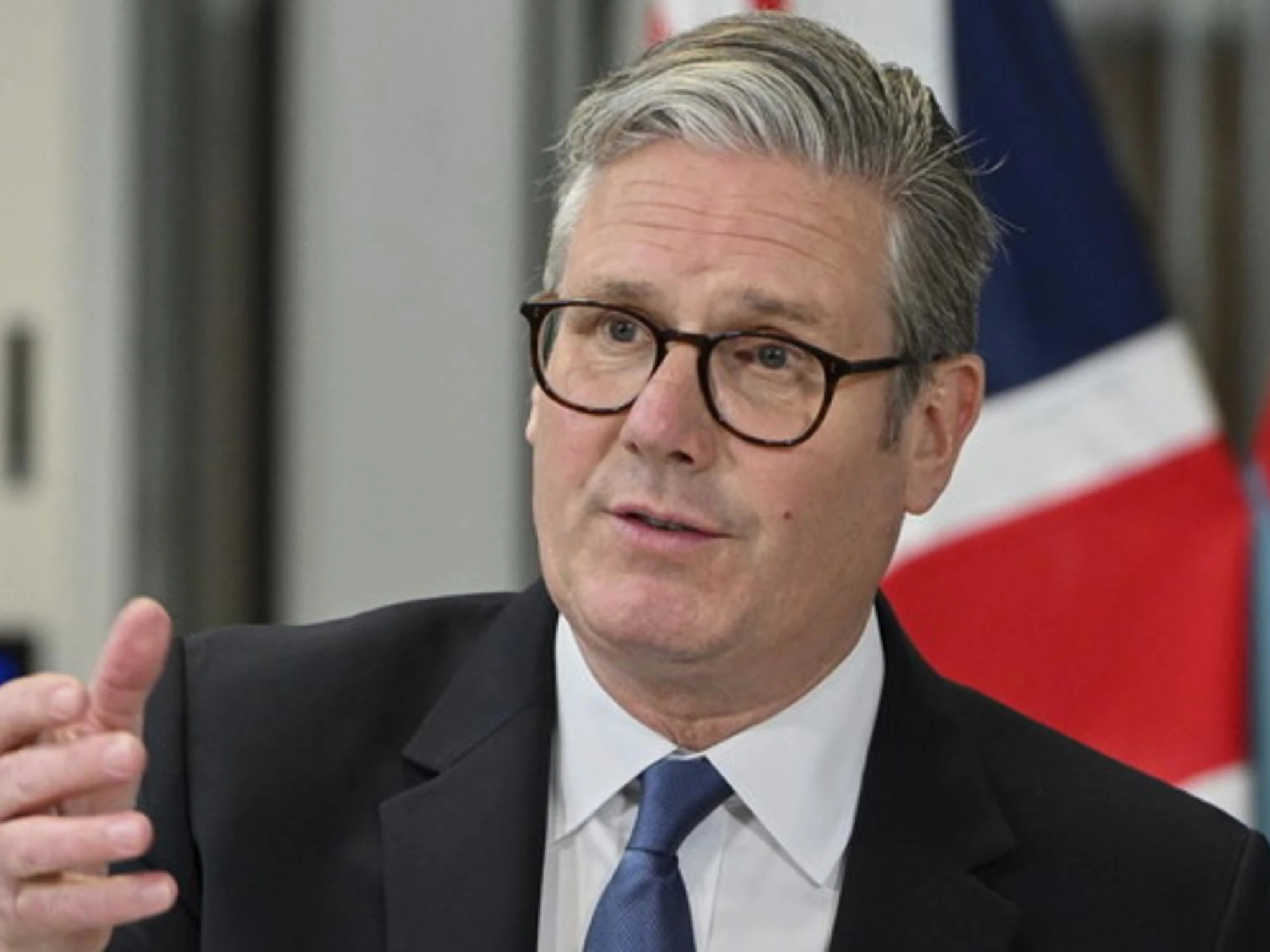 Keir Starmer, casa bruciata: a processo 3 spie di Putin