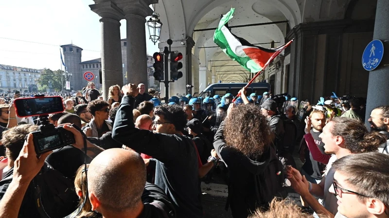https://media.liberoquotidiano.it/Lj9_ALjKL70hDfb9E4ChXkgiqq0ujdNB_Hu5Im9O82A/width:800/quality:90/aW1hZ2VzLzIwMjYvMTAvMTAvMTUzNzIwNjQ1LTk2OWY2ZmU0LWMwZTktNDc0Ny04YzAwLTk1MWM4MmNjYzc1OS5qcGc.webp