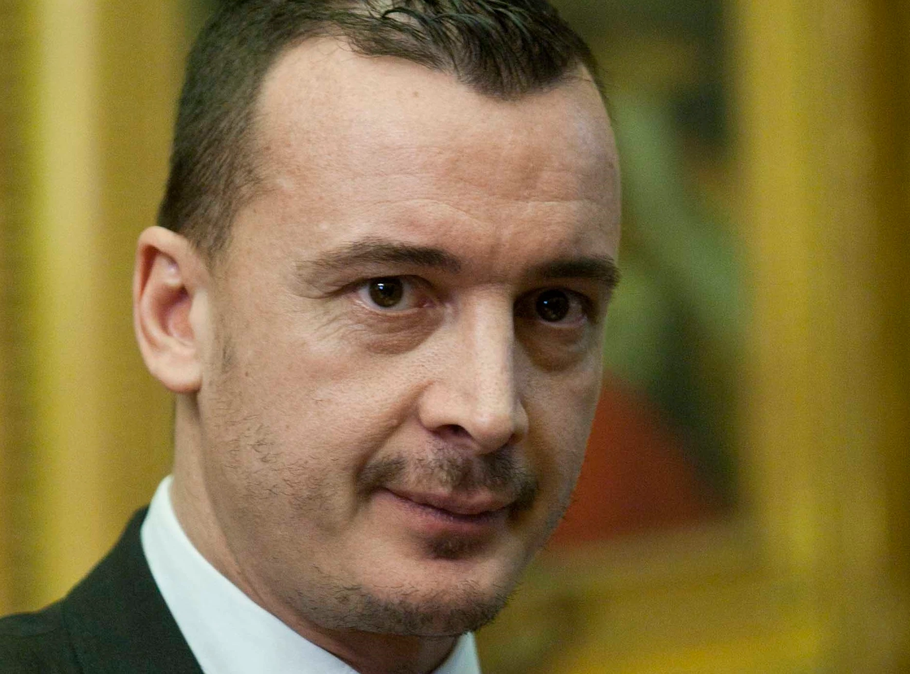 Rocco Casalino, il M5s attacca Federica Mogherini ma tace sul vergognoso stipendio del portavoce