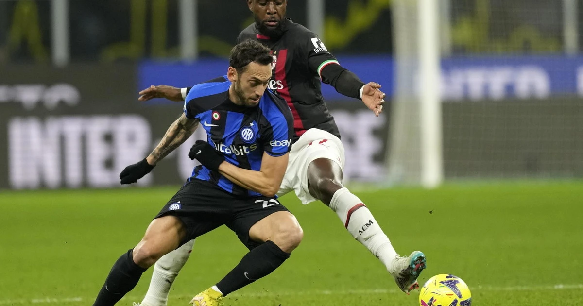 Milan, insulti su Calhanoglu: "Pezzo di m***", la frase che scatena l'inferno