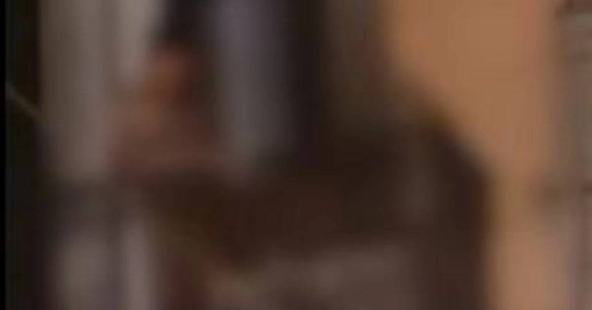 Napoli, lo fanno al balcone in ogni posizione: il video rubato, tre minuti oltre la censura