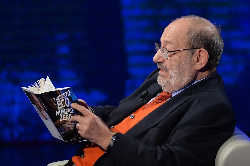 Umberto Eco, nel suo nuovo romanzo si copia Wikipedia