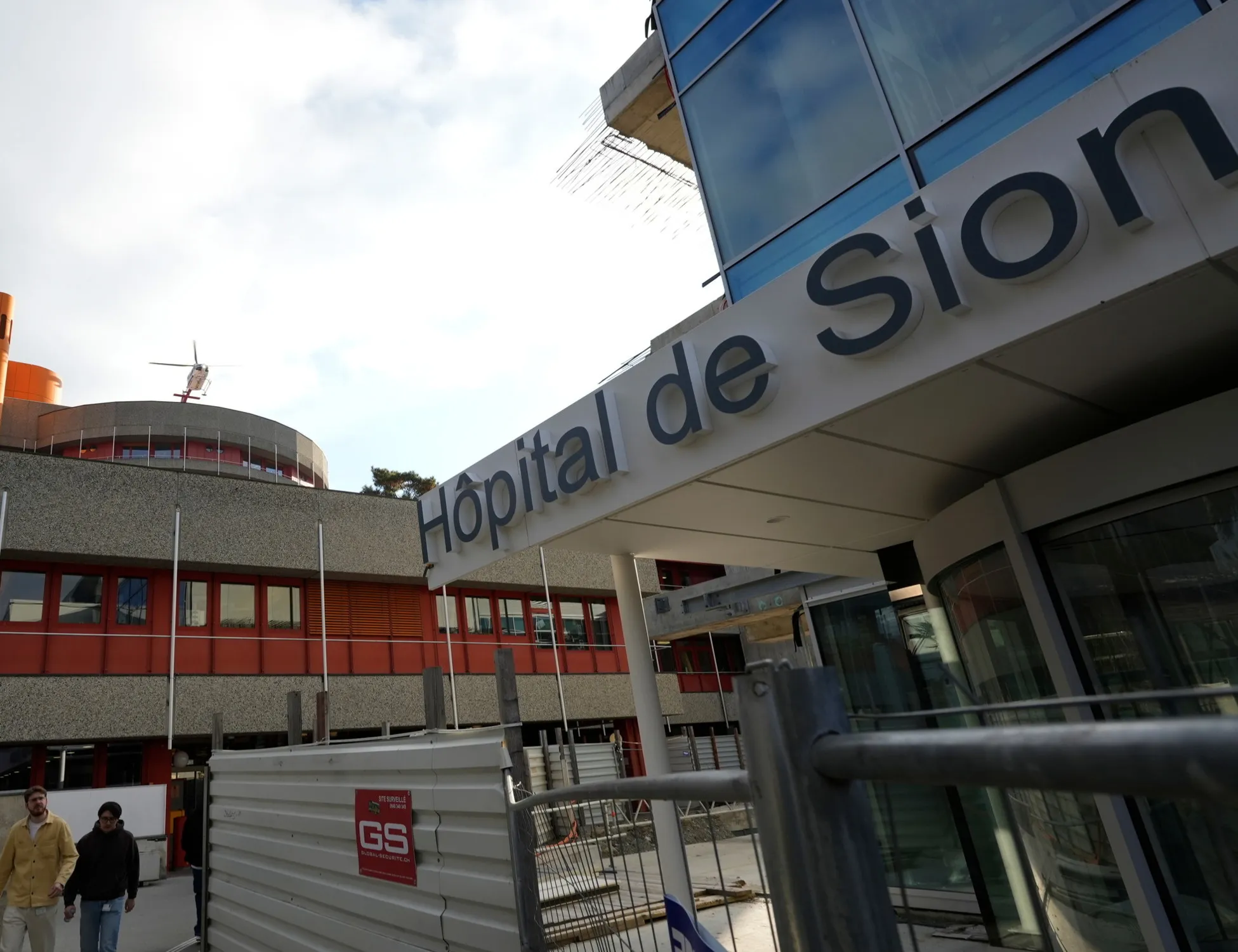 Crans-Montana, la Svizzera chiederà all'Italia il rimborso delle spese sanitarie dei ragazzi feriti