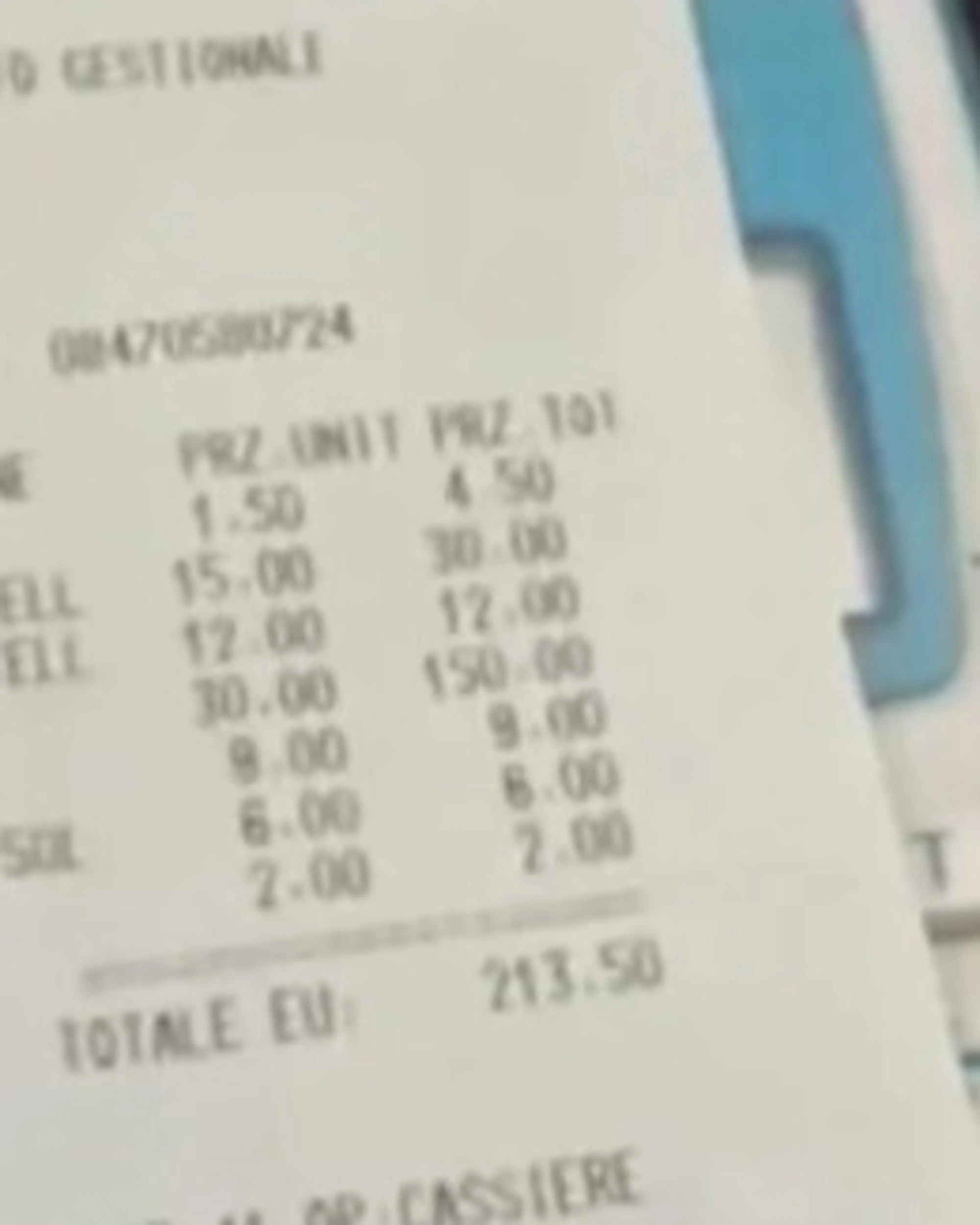 Scontrino, mangiano per 213 euro e scappano senza pagare: "Infami"