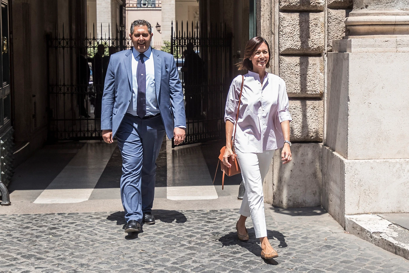 Giovanni Toti intercettato al telefono: "Quando esco da Forza Italia?". Sentono tutti: lo sfogo sui sondaggi