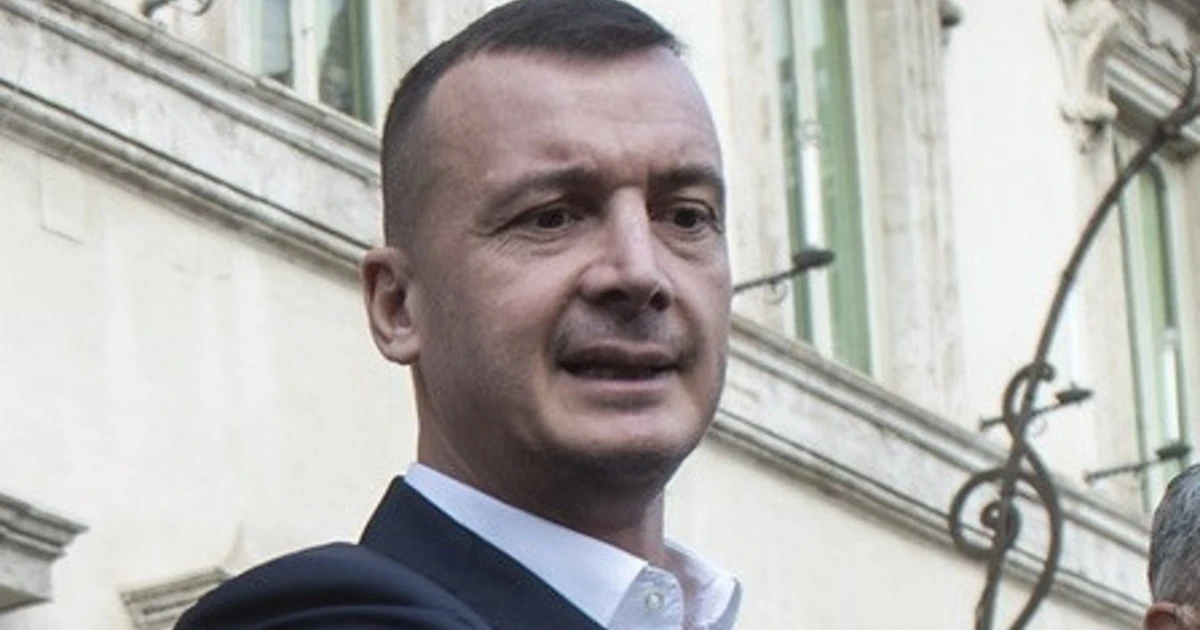 Pescatori liberati, Rocco Casalino e i bacioni da Bengasi? "Solo un errore del telefono"