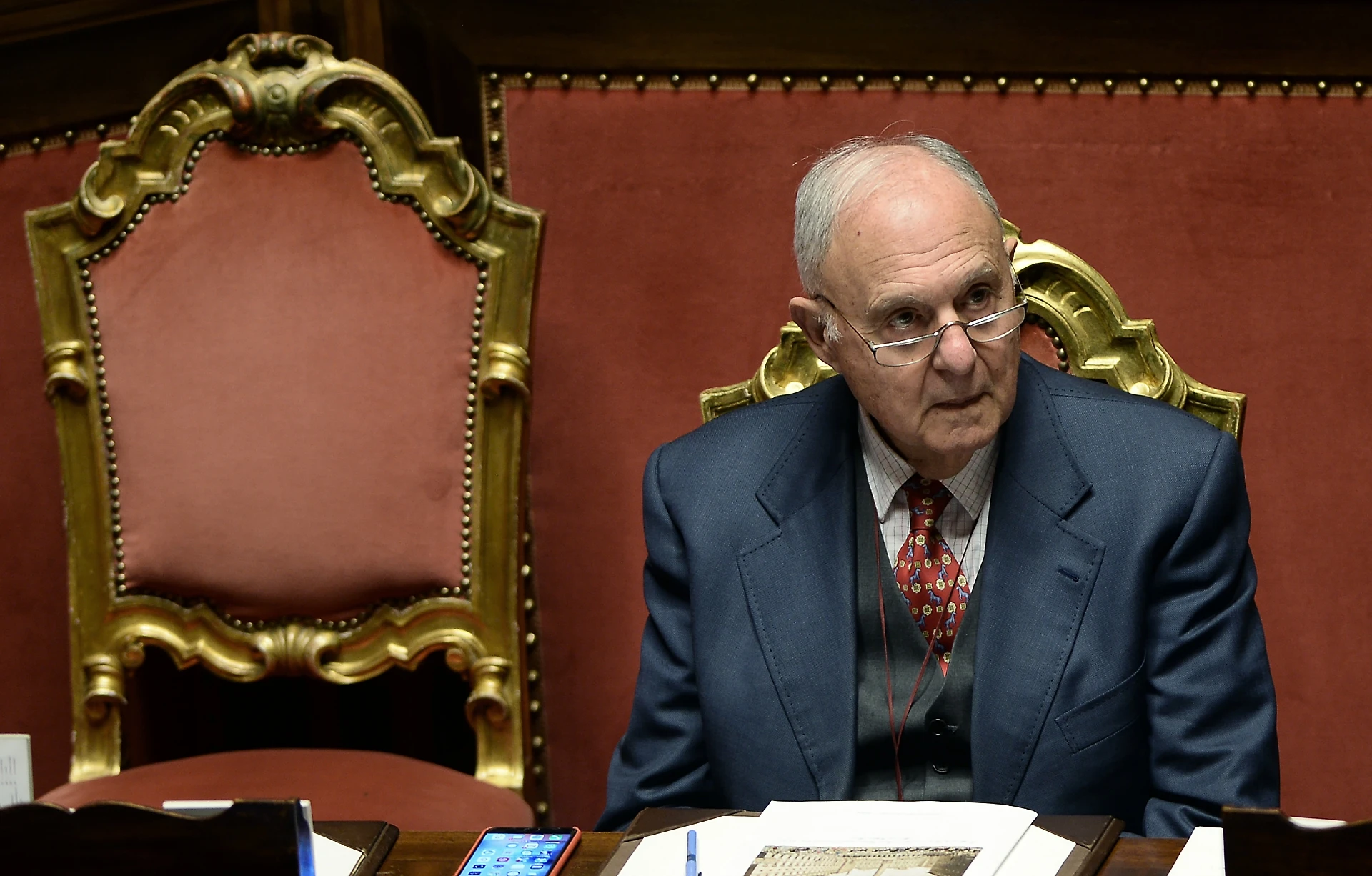 Paolo Savona, il retroscena su come hanno fatto fuori il ministro: "Non so cosa succede alle mie spalle"