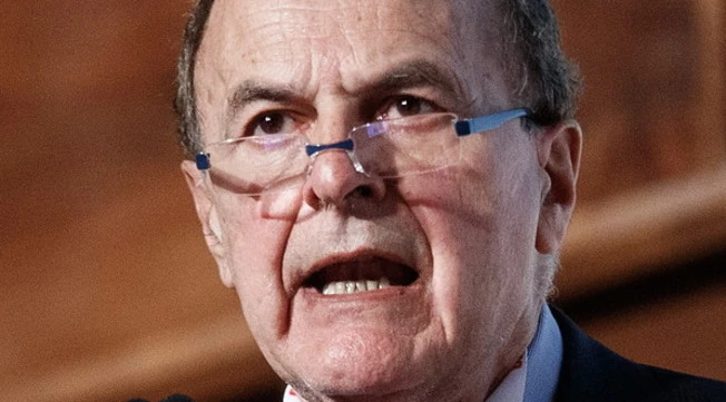 Vincenzo De Luca massacra Pierluigi Bersani: "Padre di una grande putt*** politica"