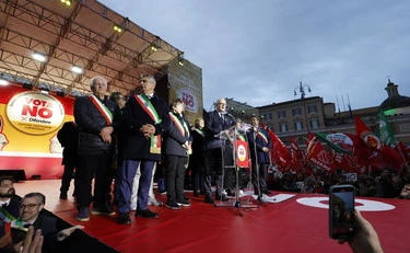 Referendum, come è ridotta la sinistra: "Niente foto, porta sfortuna"