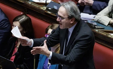 Bonelli, l'ultimo delirio contro Meloni: "Deve dire a Zelensky di smetterla"