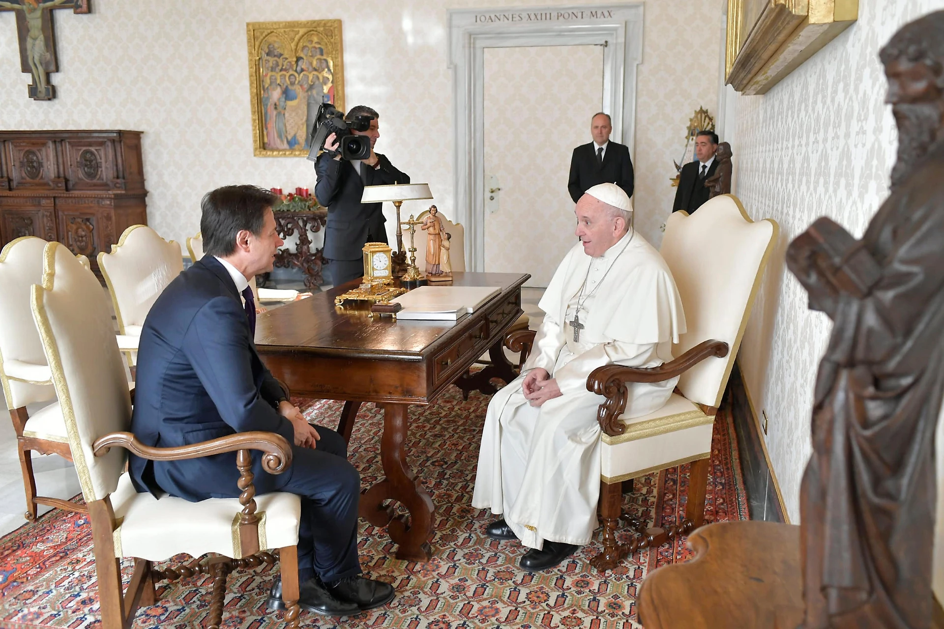 Giuseppe Conte da Papa Francesco, retroscena: "Cosa gli ha chiesto", Lega e M5s lo mandano al macello