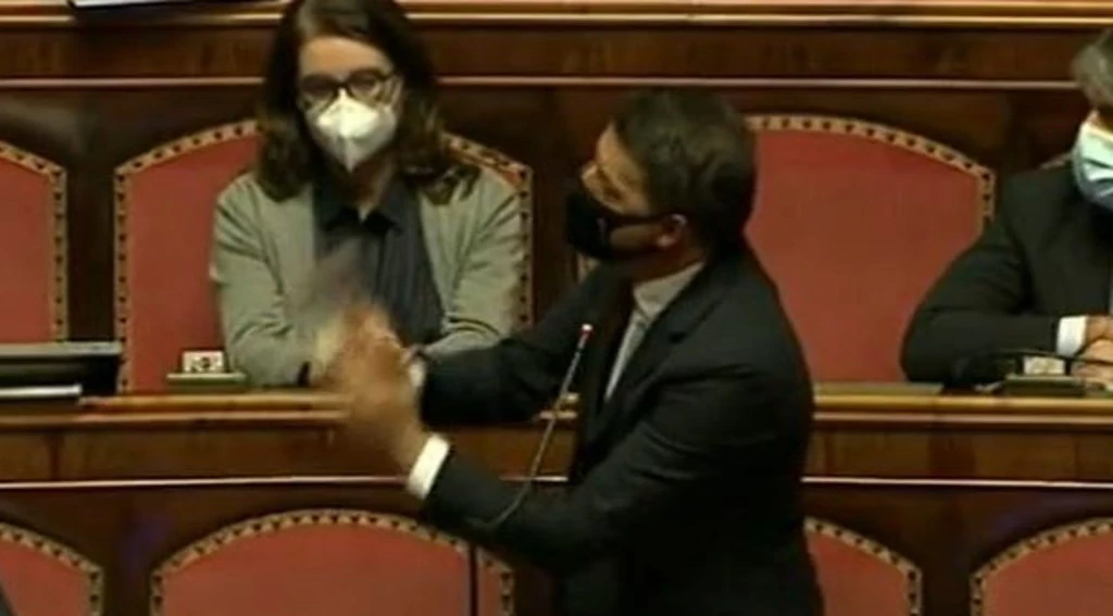 L'aria che tira, Gian Marco Centinaio contro Renzi: "Crisi? Non mi fido. Chi uccide non minaccia"