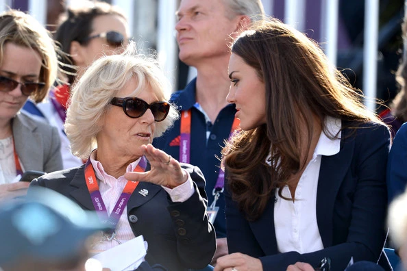 Gelo tra Camilla e Kate: la moglie di Carlo vuole il trono...