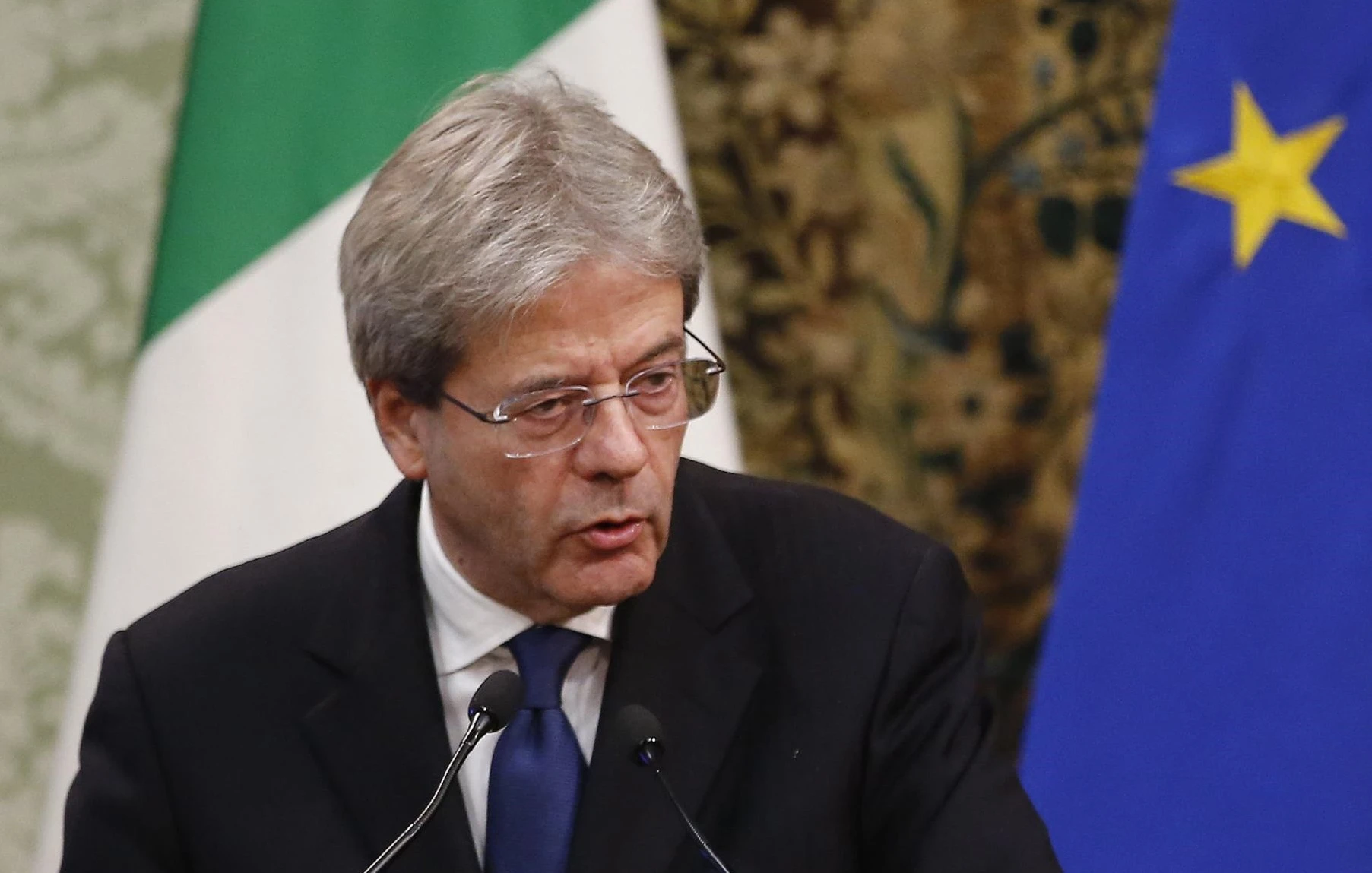 Immigrazione, Paolo Gentiloni: "Militari italiani in Niger per fermare i trafficanti di esseri umani"