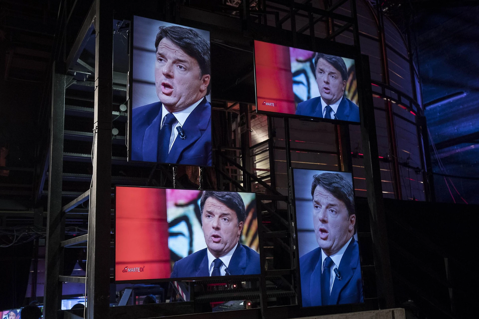 Renzi da Floris, l'alternativa a lui per Palazzo Chigi è Paolo Gentiloni