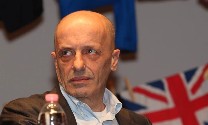 Alessandro Sallusti contro Luigi Di Maio: "Sfruttamento della prostituzione", la porcheria del grillino svelata