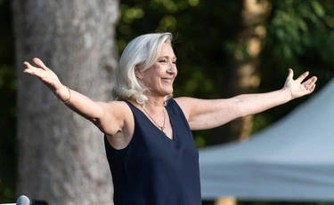 https://media.liberoquotidiano.it/LtMWY-4b08NCWSy5l-MRmm1Yv8W8QEZ-I7fMgpqCmiQ/width:800/quality:90/aW1hZ2VzLzIwMjYvMDgvMjQvMTUxMjE4MDk0LTUzYThkZDg5LTJlYWMtNDI0YS04MjMwLTAxNGYyOTE0NTBlMC5qcGc.webp