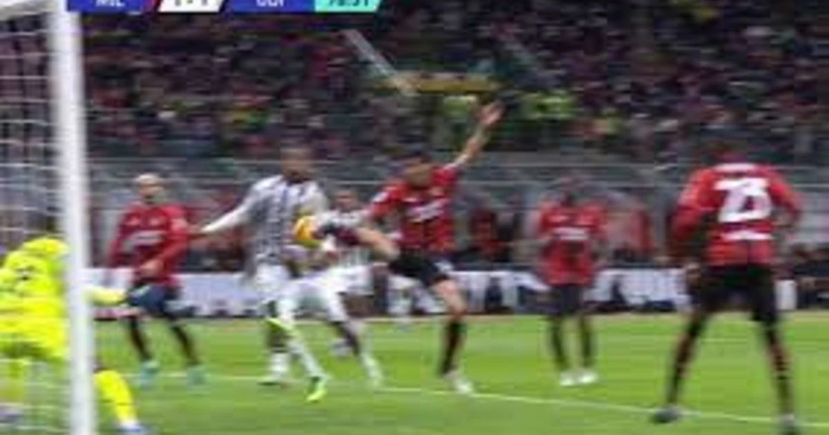 Milan, la rabbia per il "gol di mano" dell'Udinese. Pioli e Maldini contro gli arbitri