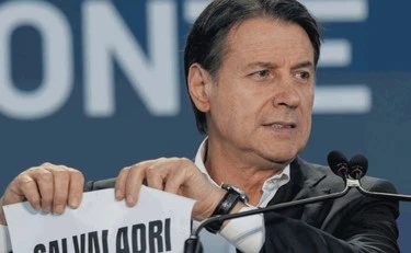 Giuseppe Conte sfascia-conti: quanti miliardi ci costerebbe il programma M5S all'anno