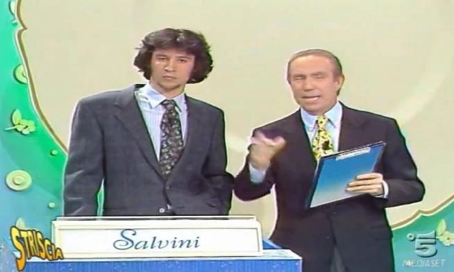 Matteo Renzi, subito colpo basso a Salvini a Porta a porta: "Sui soldi che hai vinto in tv, Berlusconi..."