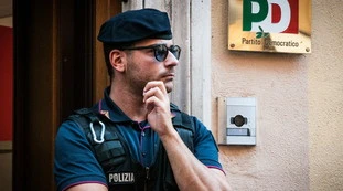 Pd, dopo Laus altri cinque indagati: una brutta storia di soldi