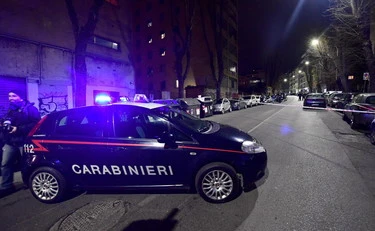 Siena, non si ferma all'alt dei carabinieri: per lo straniero finisce male