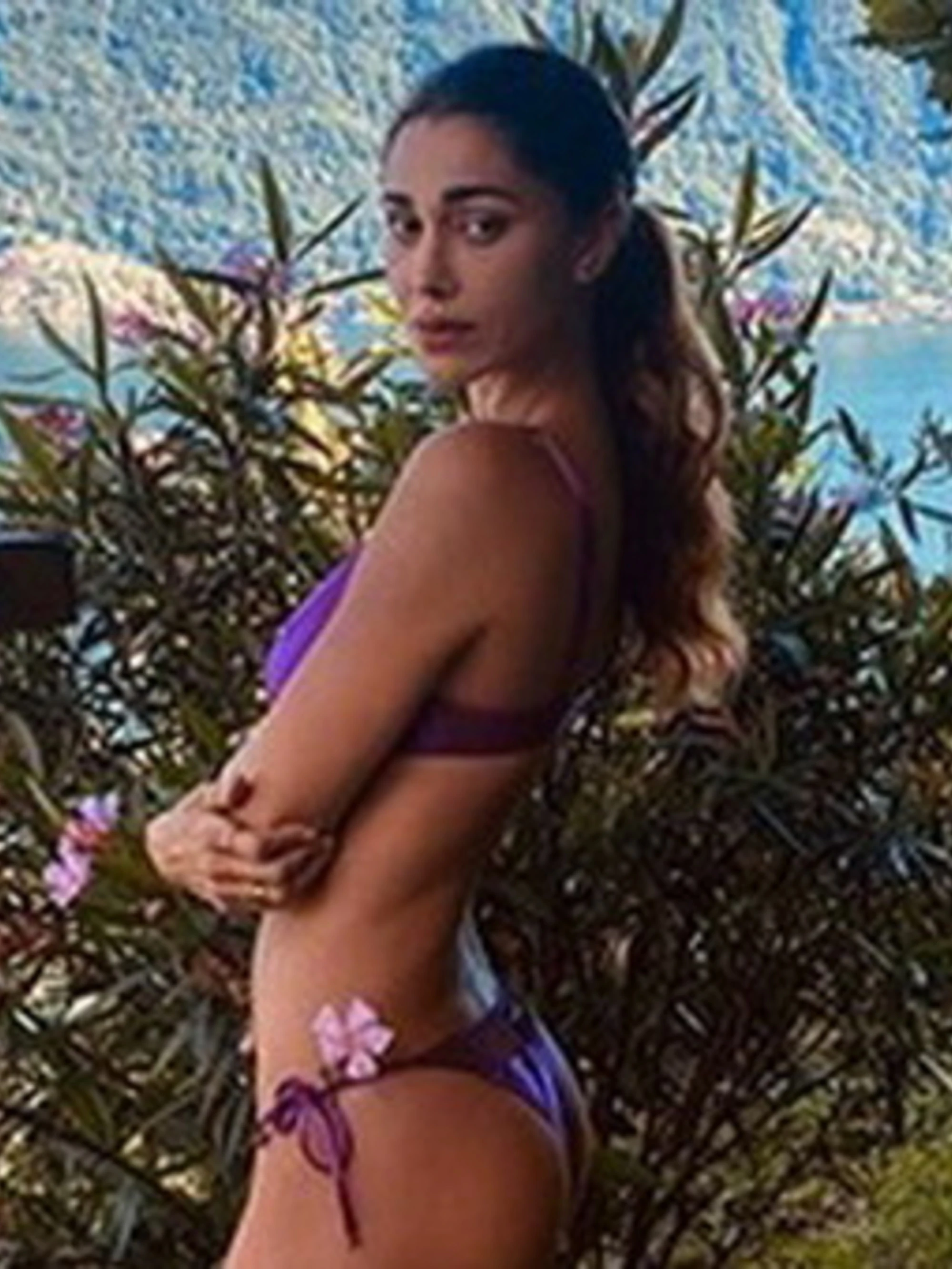 Belen, sfregio a De Martino: la foto che fa scoppiare la bufera