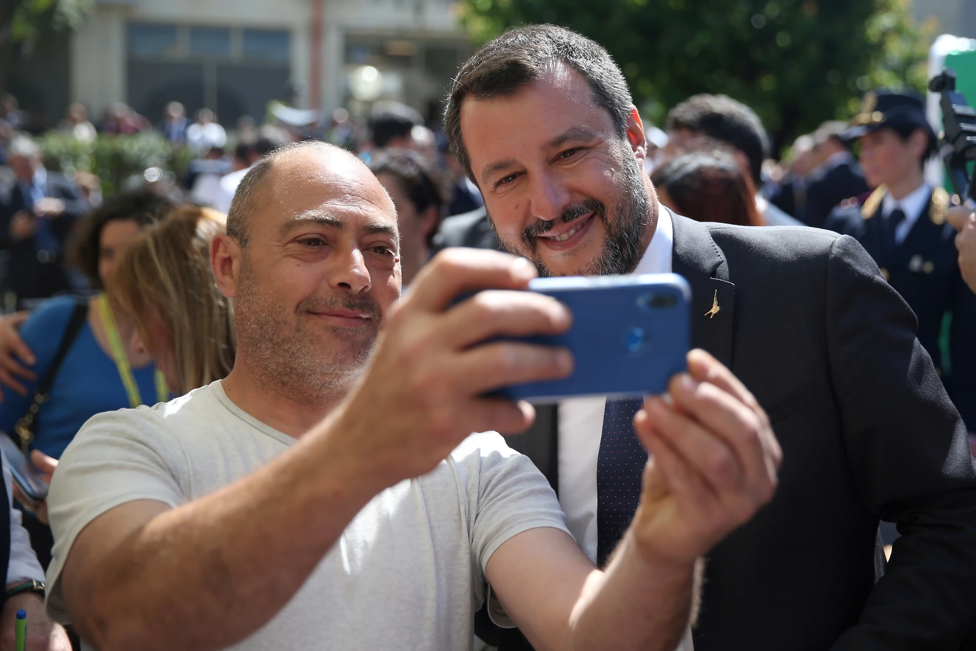 Matteo Salvini, per Repubblica i suoi elettori sono degli zoticoni: roba da ridere