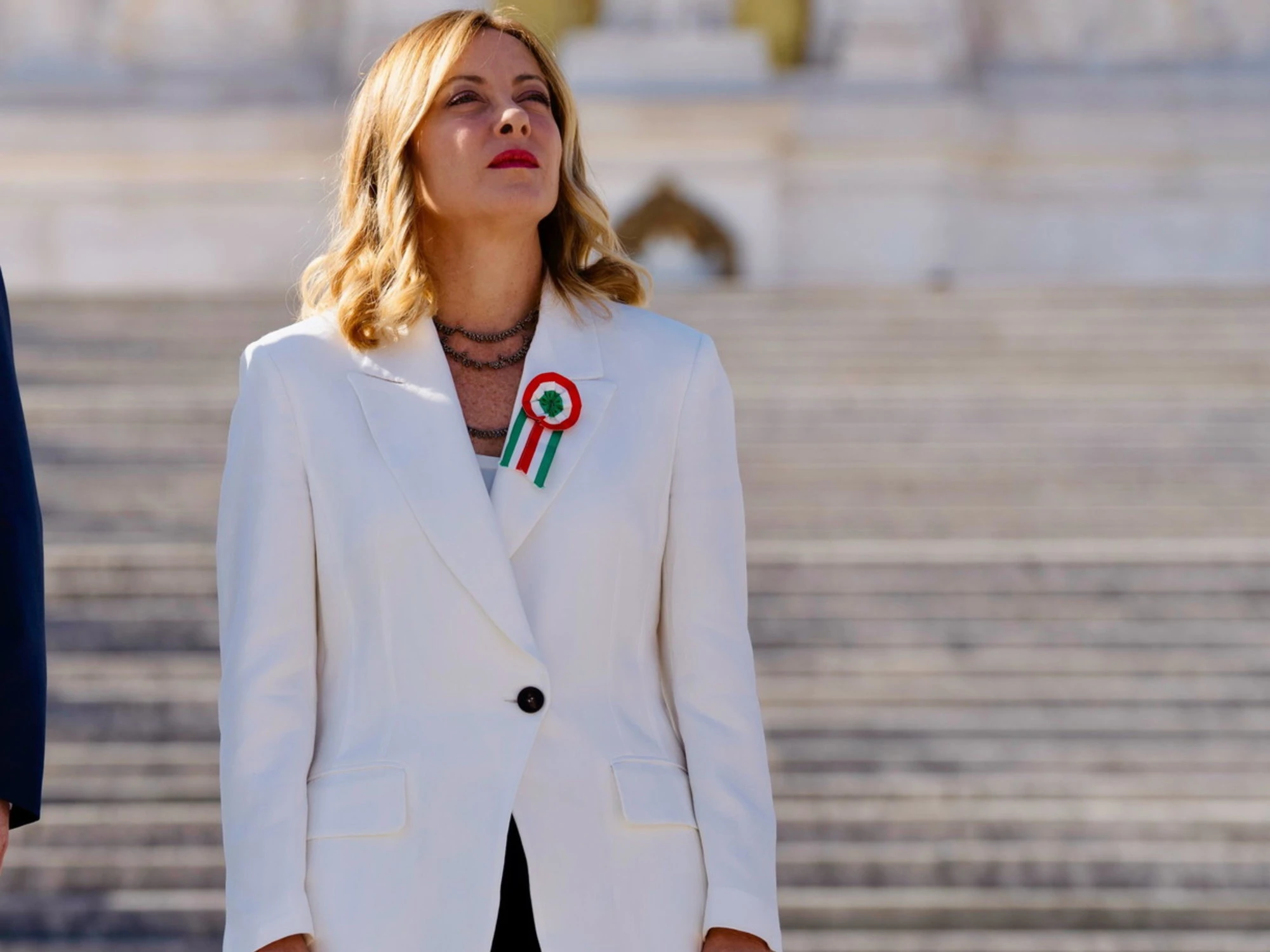 Torino, "Meloni criminale": scritta-choc in piazza