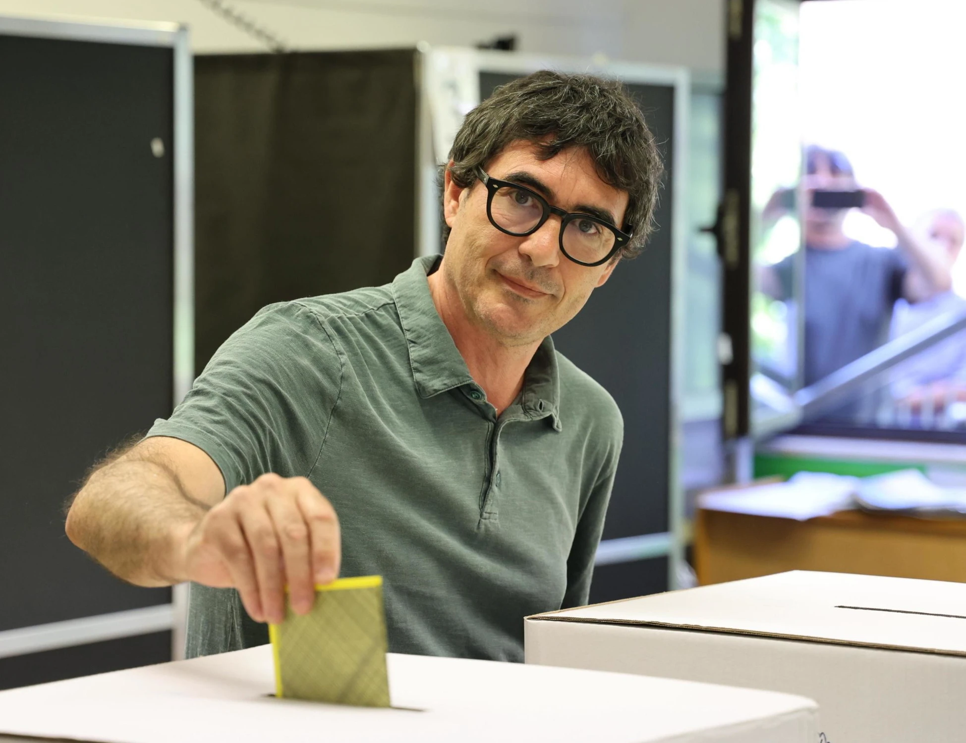 FdI sbertuccia Fratoianni: "Ma sul referendum che numeri ti hanno dato?"