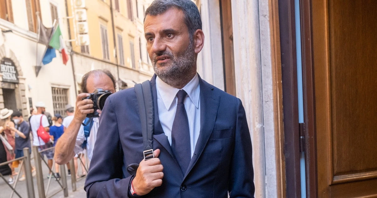 Antonio Decaro, il sindaco pensa al suo futuro politico: un polverone interessato