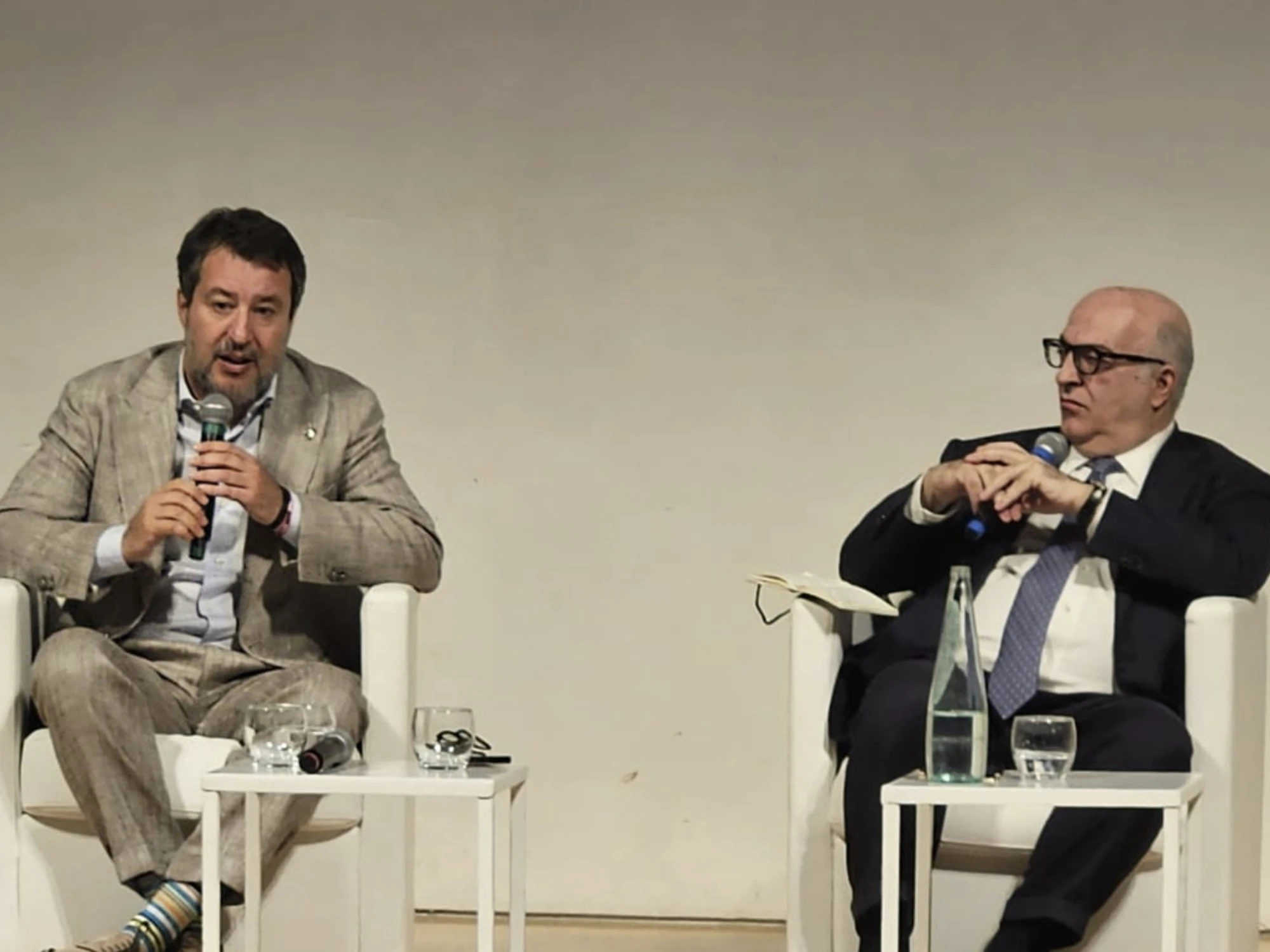 Salvini a tutto campo: "Tassare gli affitti brevi? Non è la strada corretta prima una legge sull’islam poi rivinceremo le elezioni"
