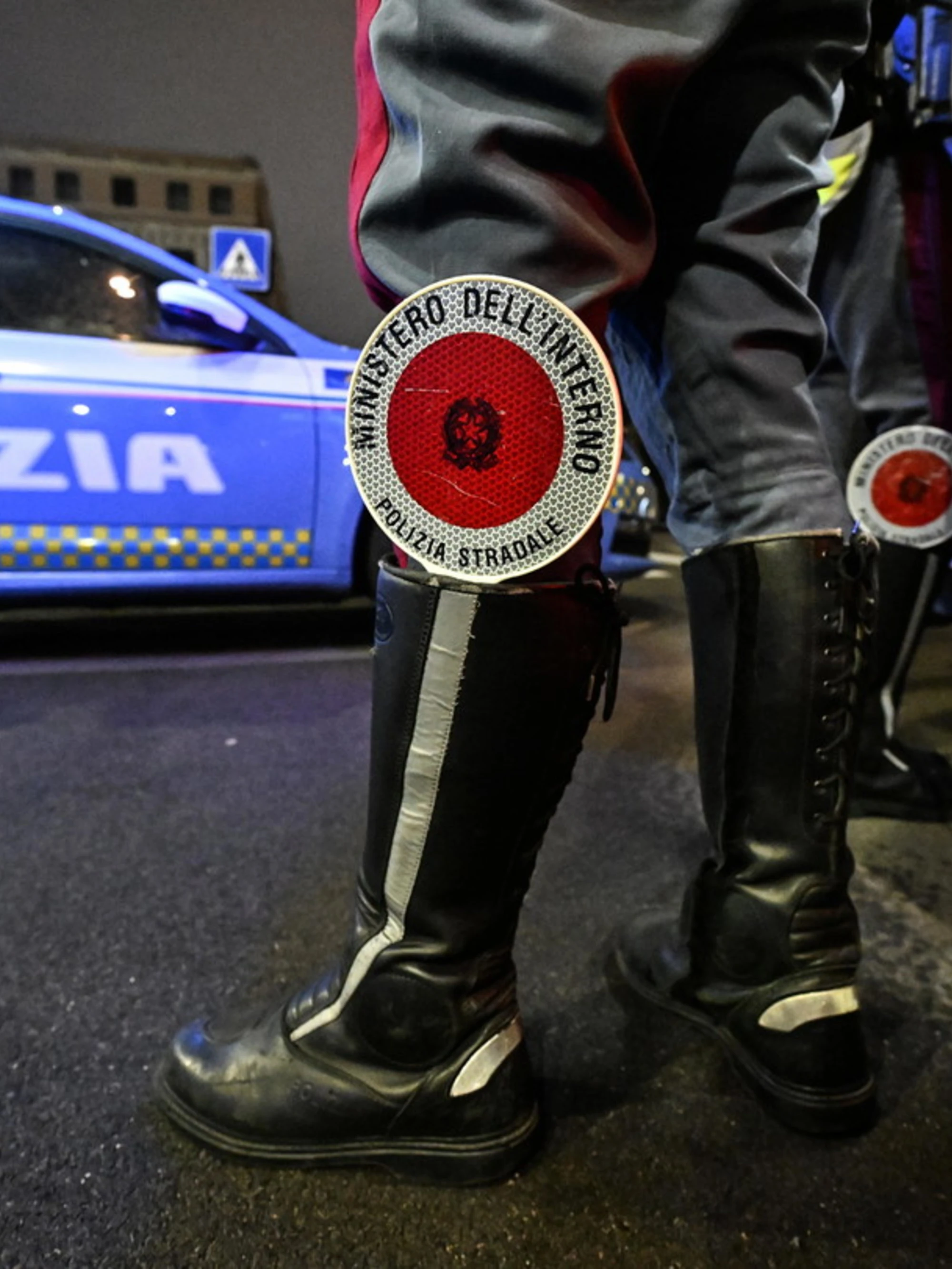 Circeo, investe tre ragazzi e scappa: un morto, caccia all'auto pirata