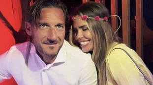 Ilary Blasi e Francesco Totti, le chat private finiscono su Instagram: "Tu non stai bene"