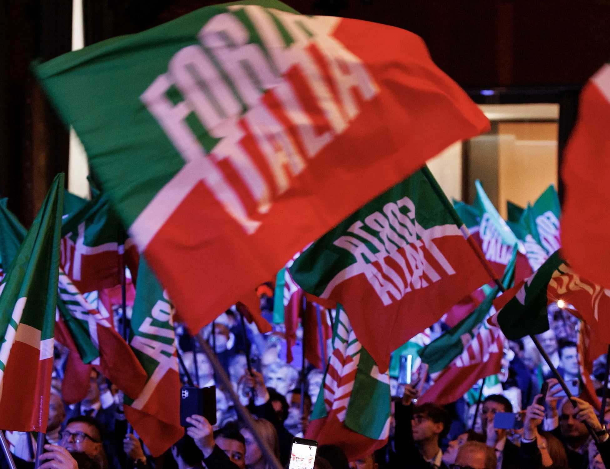 Forza Italia, "4 nuovi arrivi": colpaccio per il partito guidato da Tajani