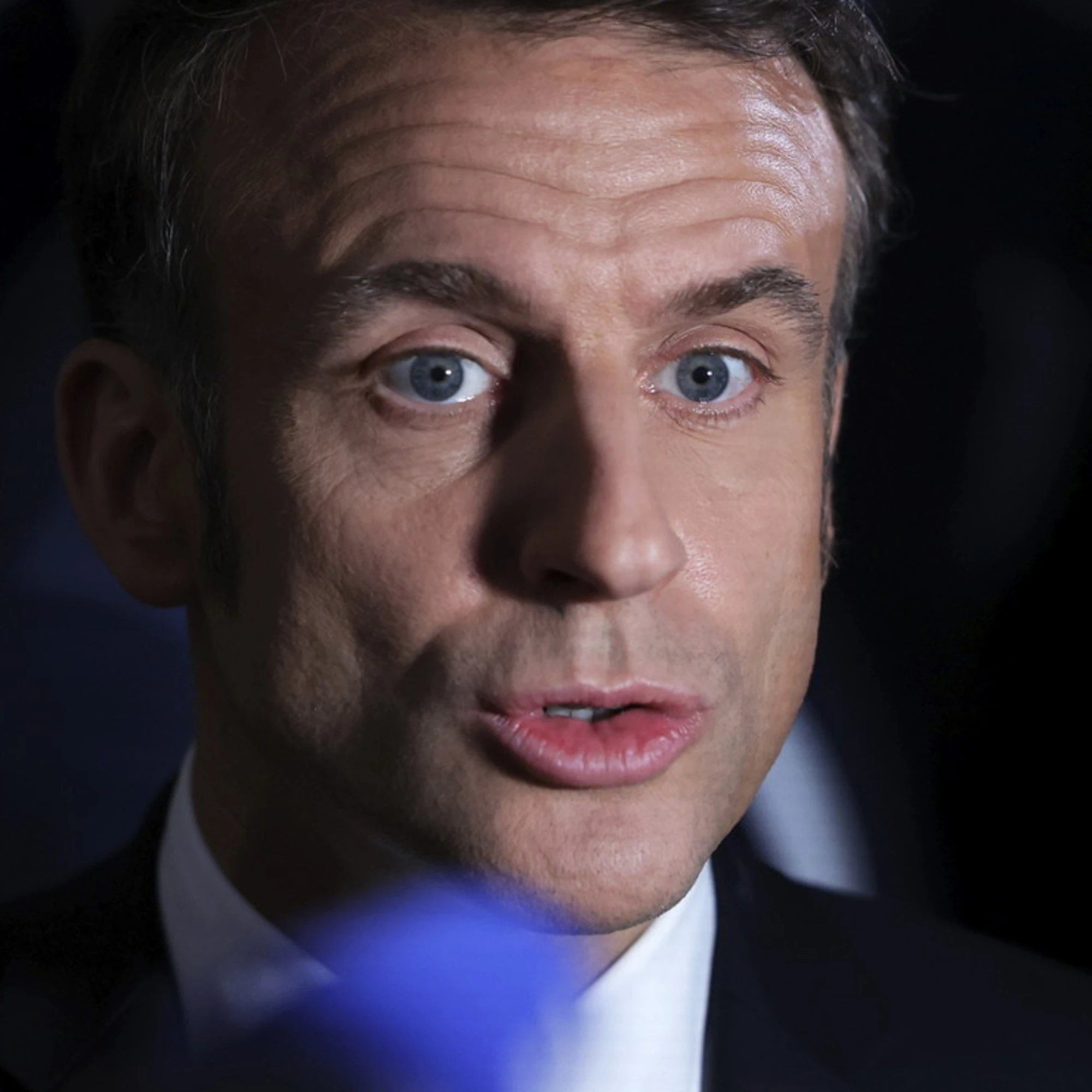 La nuova vita di Macron nell'impero dei media