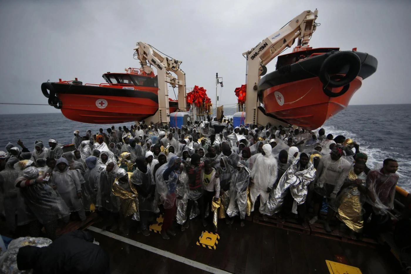 Immigrazione, sconvolgente cambio di strategia: come stanno facendo arrivare via mare i disperati in Italia