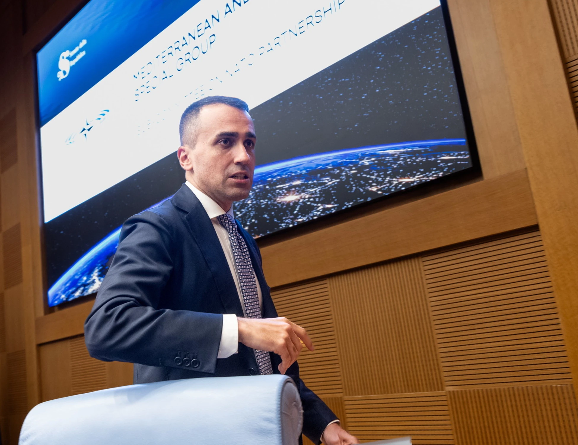 Luigi Di Maio torna a Montecitorio, sfregio M5s: in Aula disertano tutti